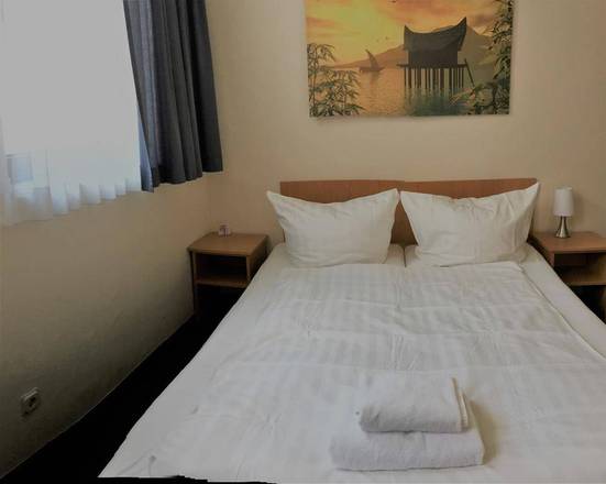 Hotel La Isla, Cologne