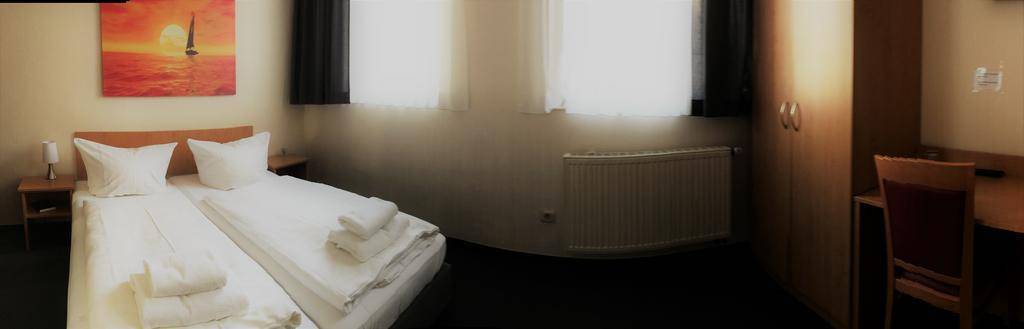 Hotel La Isla, Cologne