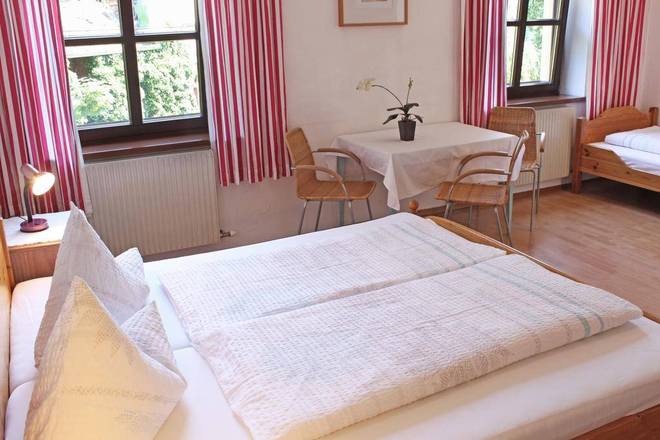 Pension Stoi budget guesthouse, Innsbruck